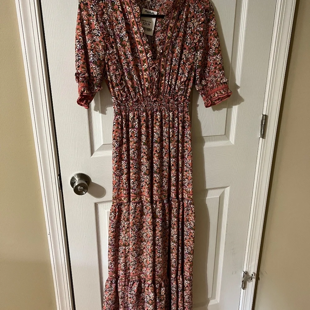 Dress - Picture 1 of 4